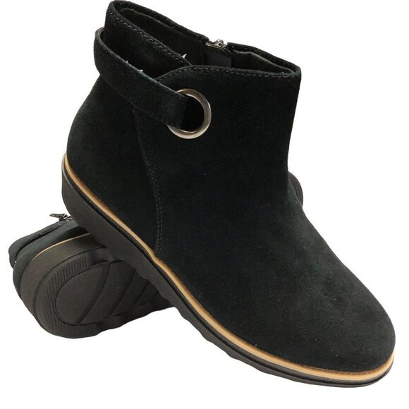 Clarks Womens Sharon Suede Leather booties 7.5 New without box - Picture 6 of 9